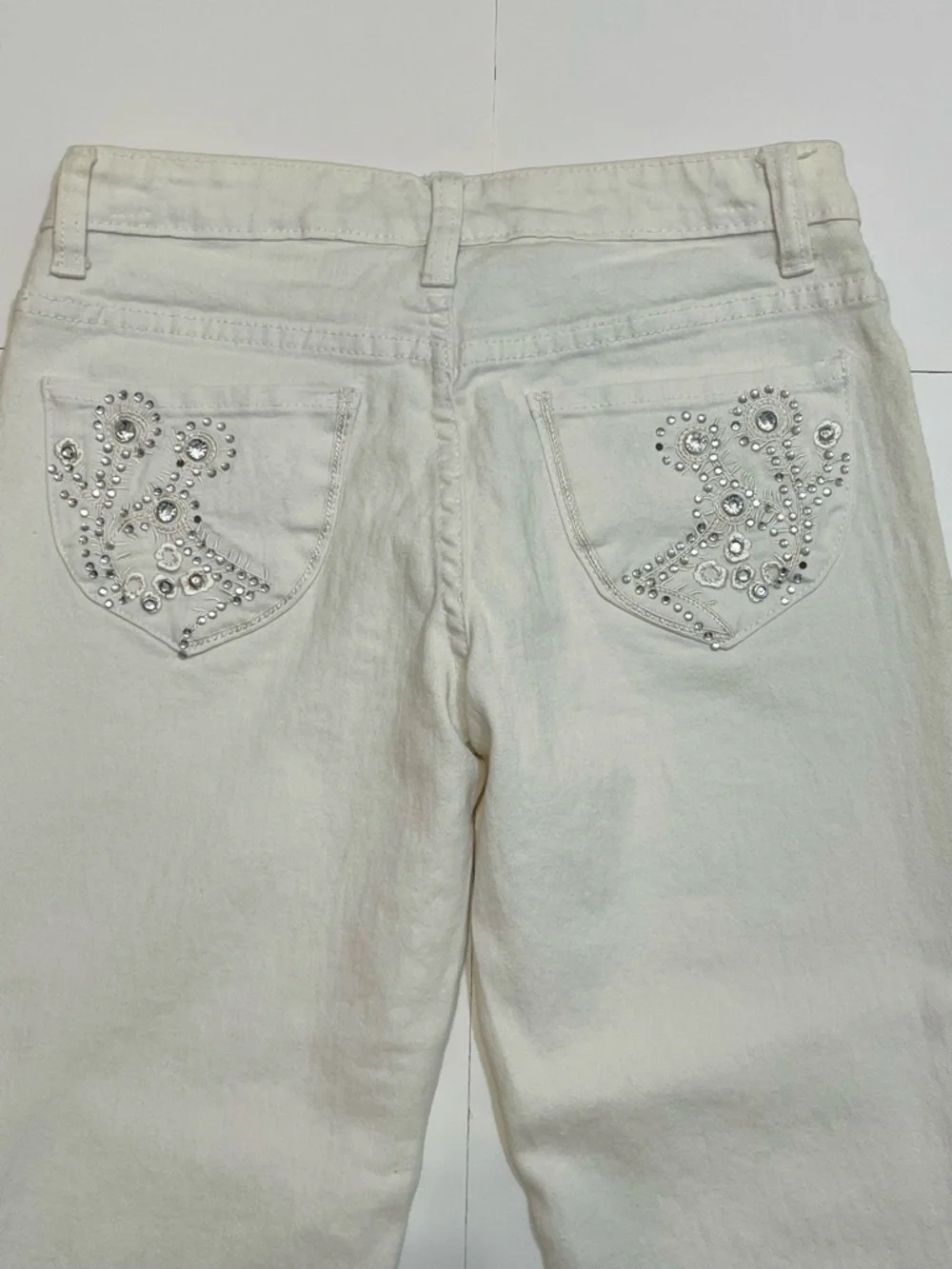 Vintage Y2K Daniel Embroidered Cropped Leg White Jeans Size 6